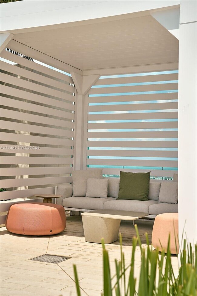 Building Photo - 300 Biscayne Blvd Way