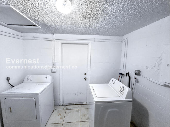 Building Photo - 13000 120th St N