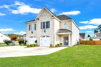 Building Photo - 2401 Dovedale Ct