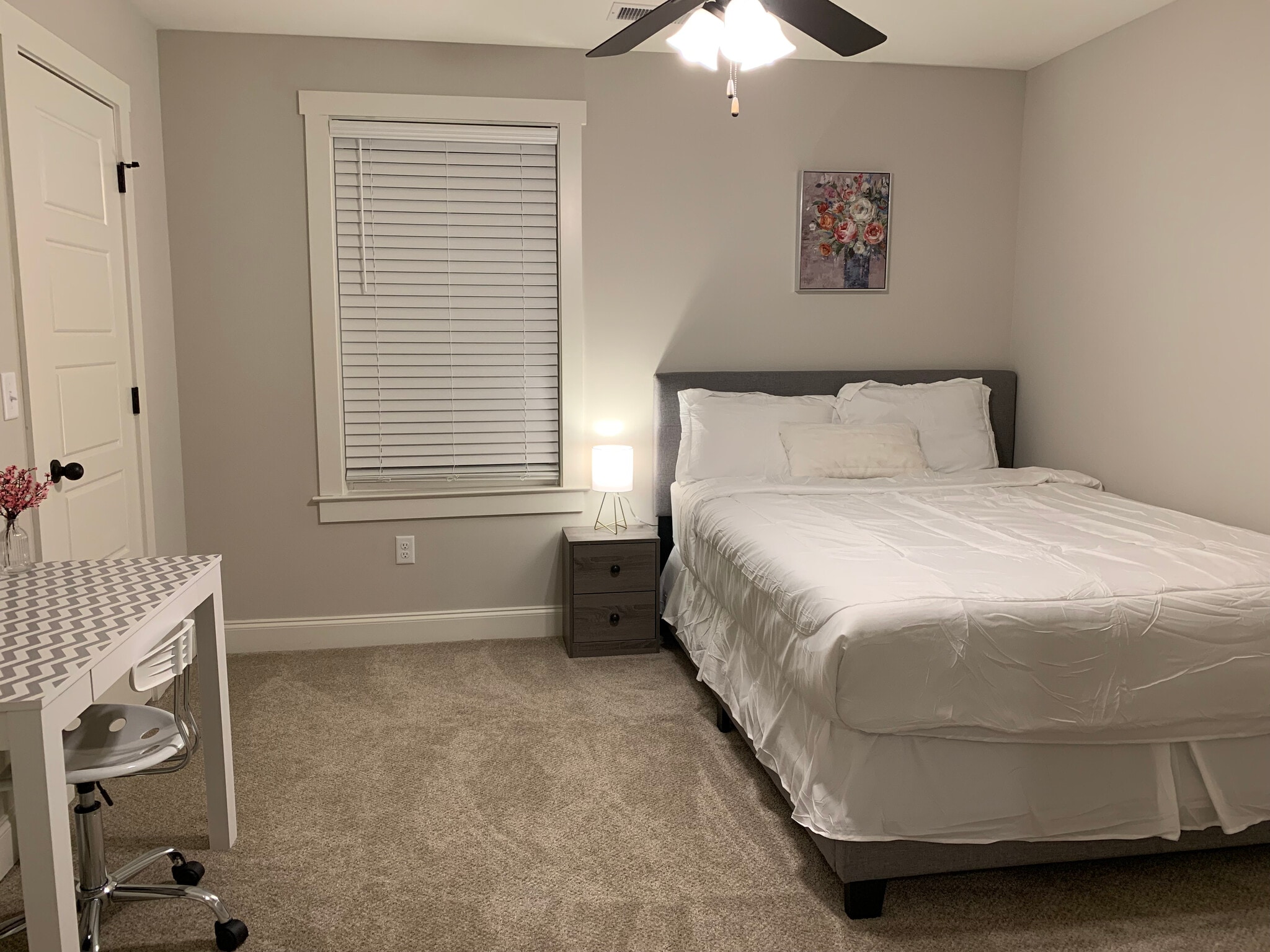 Building Photo - 425 Live Oak Dr