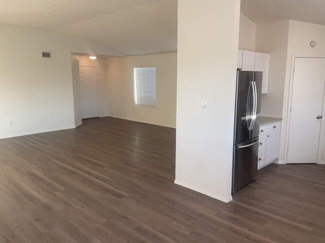 Building Photo - 10428 Pamplona St NW