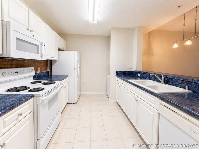 Building Photo - 1200 Town Center Dr