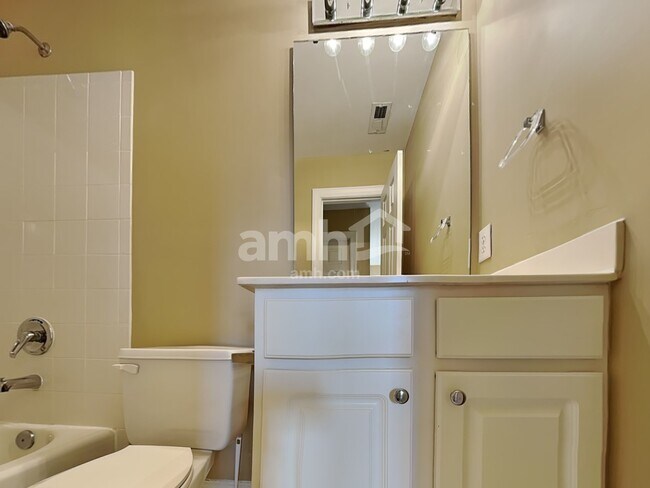 Building Photo - 347 Mockingbird Ln