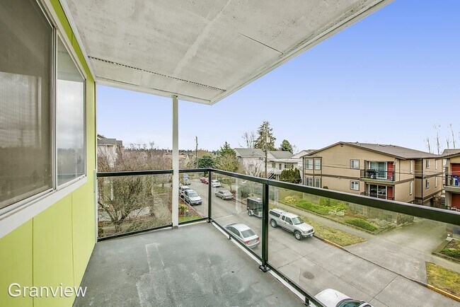 Building Photo - 1 br, 1 bath Apartment - 1120 N 93rd Street
