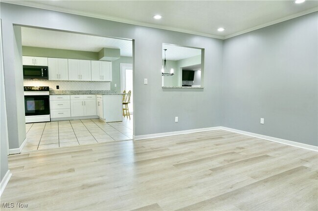 Building Photo - 5794 Merwin Chase Rd