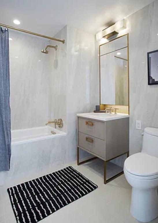 Building Photo - 0 bedroom in Queens NY 11101
