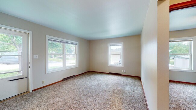 Building Photo - Affordable 1 Bedroom Duplex with W/D in unit