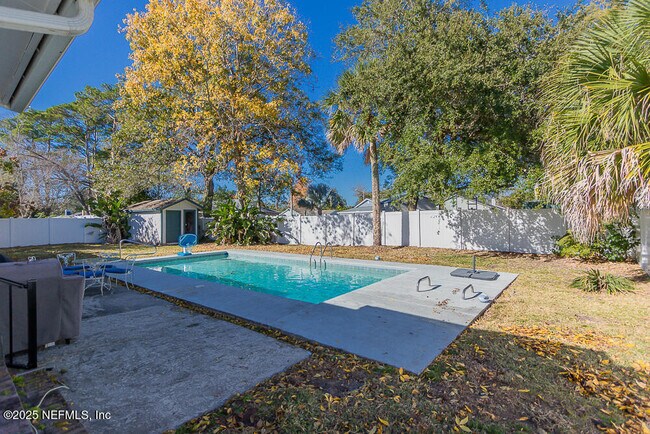 Building Photo - 14443 Stacey Rd