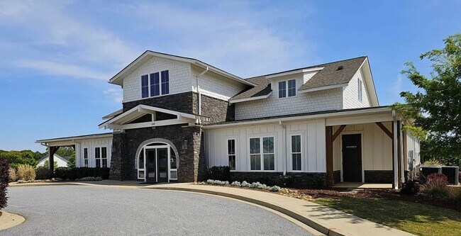 Building Photo - 3700 SF 4/4 Available Now!