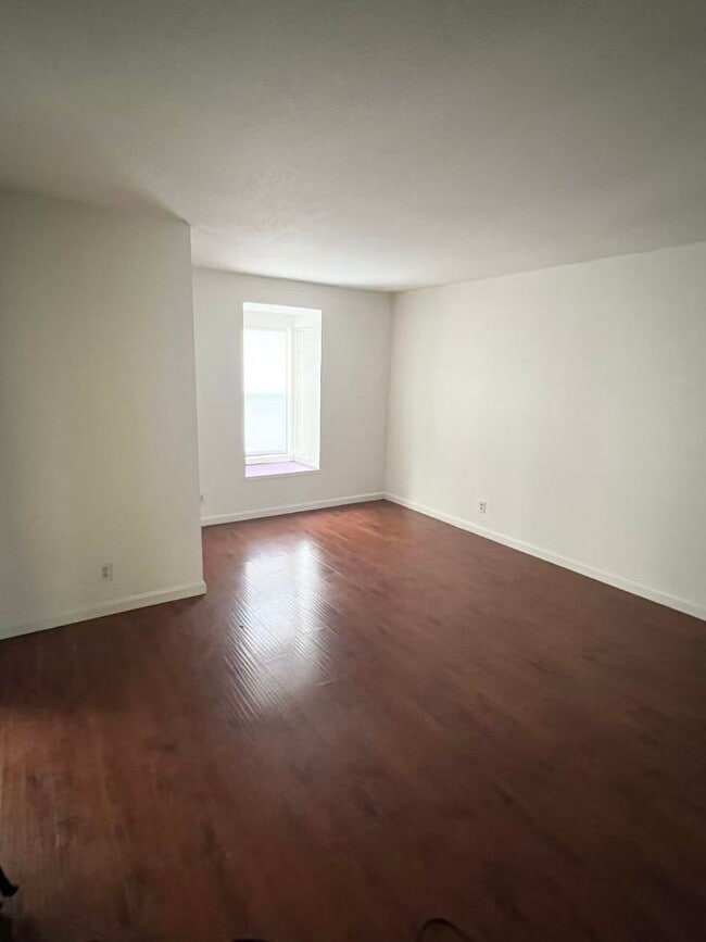 Building Photo - 1391 Monument Blvd