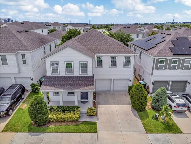 Building Photo - Stunning Fully Furnished 4 Bed Home with Resort-Style Community Amenities