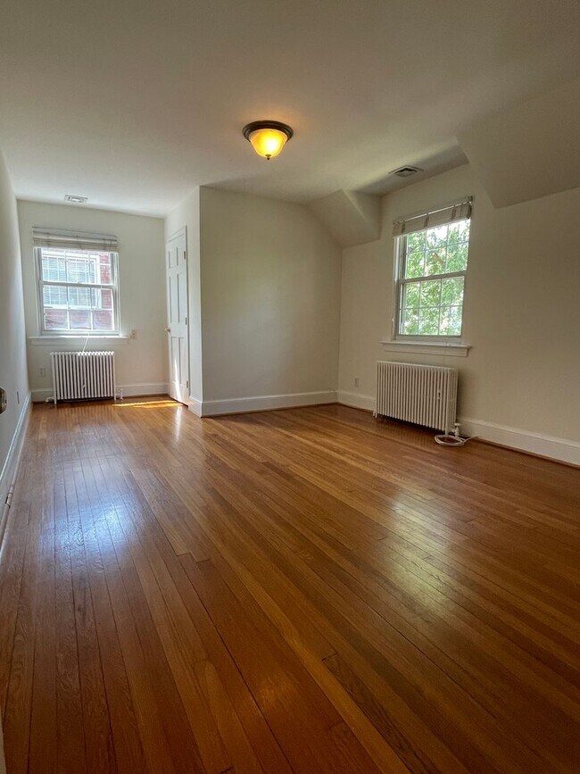 Building Photo - 6105 29th St NW