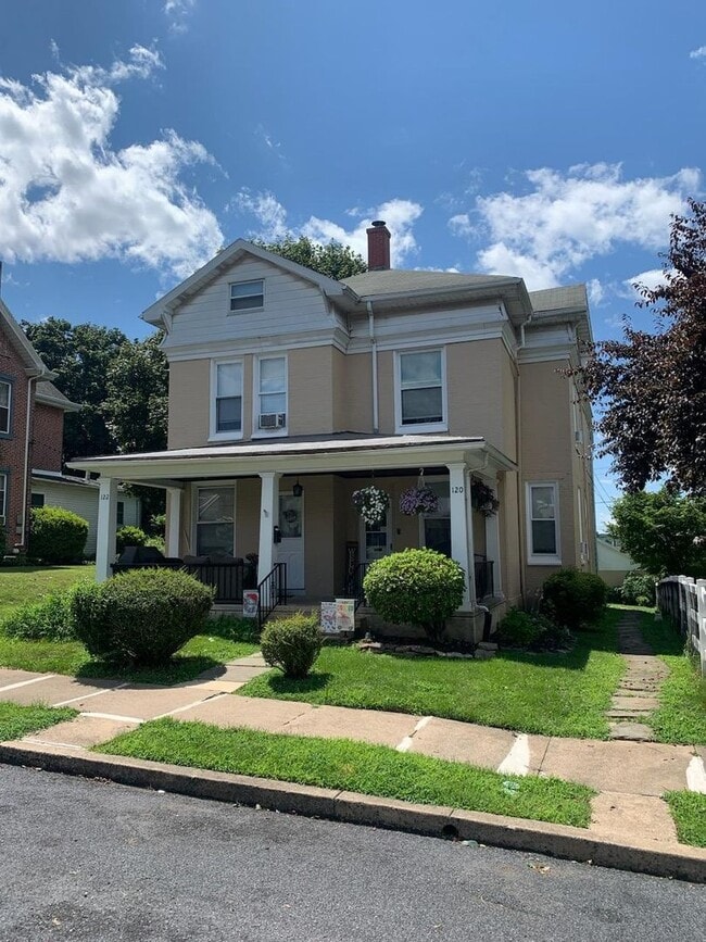 Building Photo - Spruce Street 120/122 S.