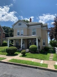 Building Photo - Spruce Street 120/122 S.