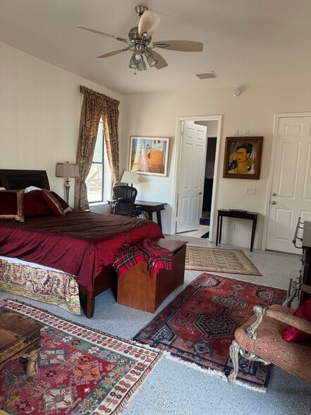 Building Photo - 15935 Mary Cir