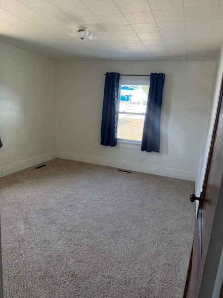 Building Photo - 320 Bates Blvd