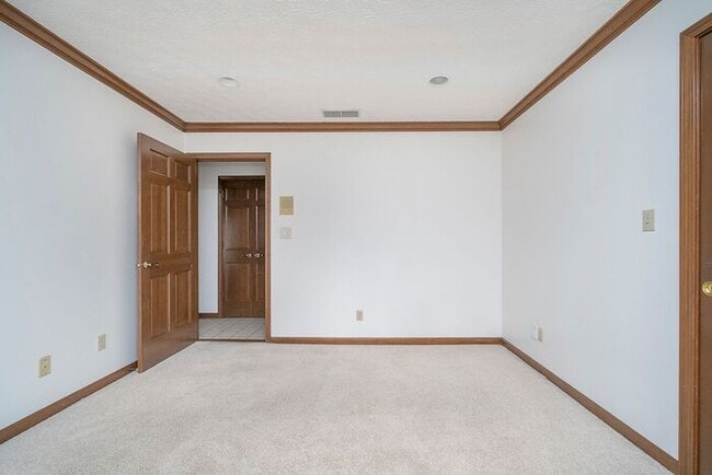 Building Photo - Beautiful Wooded Lot