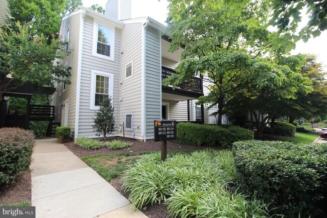 Building Photo - 10118 Oakton Terrace Rd