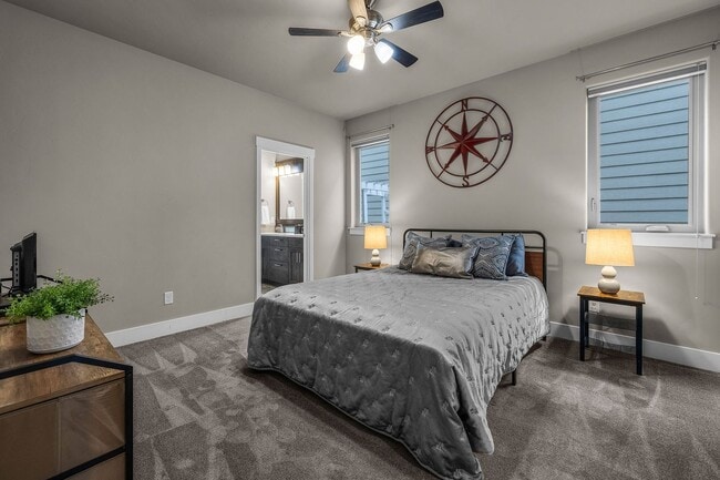 Building Photo - Triple Ridge 3 bed 3 bath home, Pool Access, A/C, Flexible Living Space!