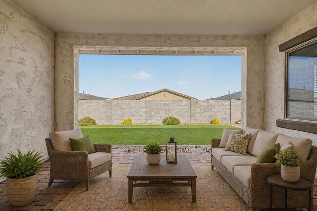 Building Photo - 13103 N 174th Dr