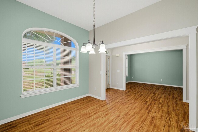 Building Photo - 4712 Thousand Oaks Blvd
