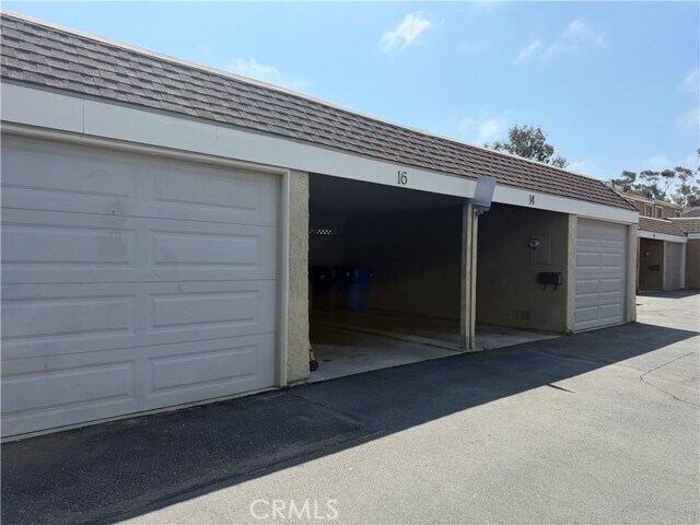 Building Photo - 16 Sand Dollar Ct