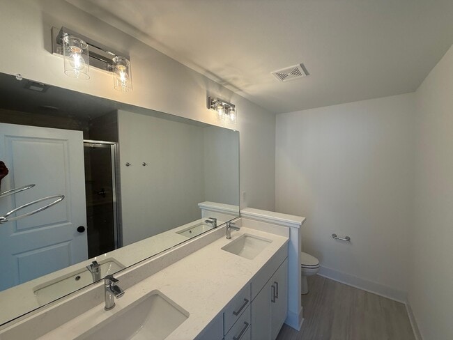 Building Photo - 15384 Oasis Sun Aly