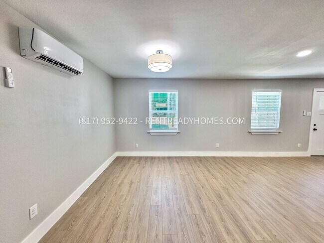 Building Photo - 4009 Lamar St