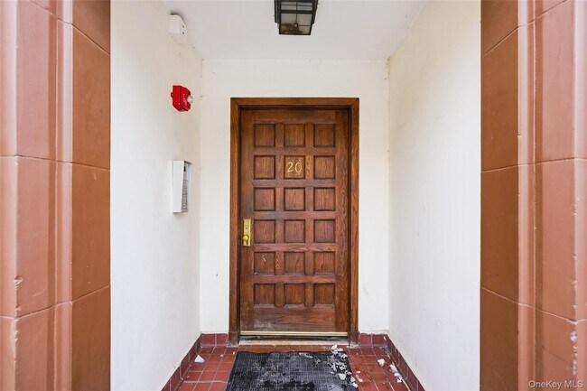 Building Photo - 220-20 Garth Rd