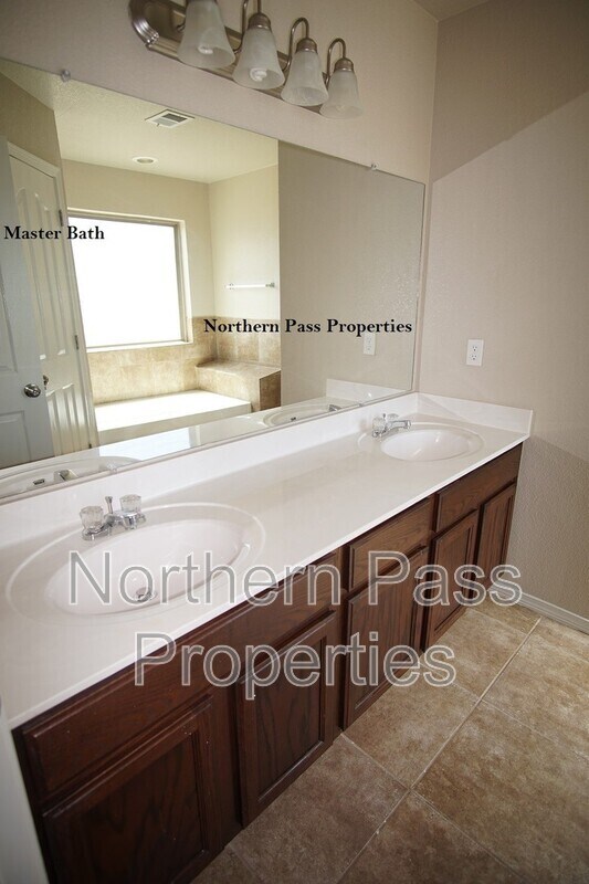 Building Photo - 10692 Canyon Sage Dr