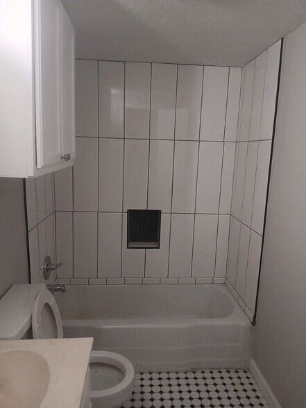 Building Photo - 1602 N Hughes St