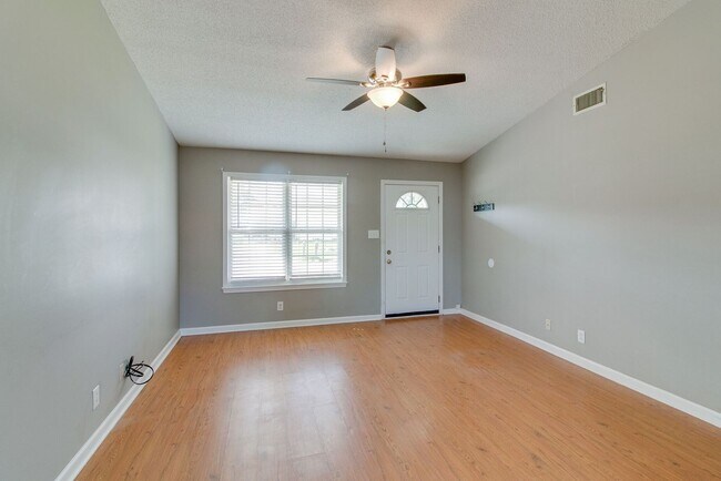 Building Photo - 1126 Timothy Ave