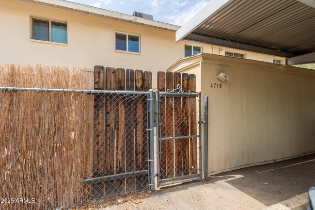 Building Photo - 4715 S Mill Ave