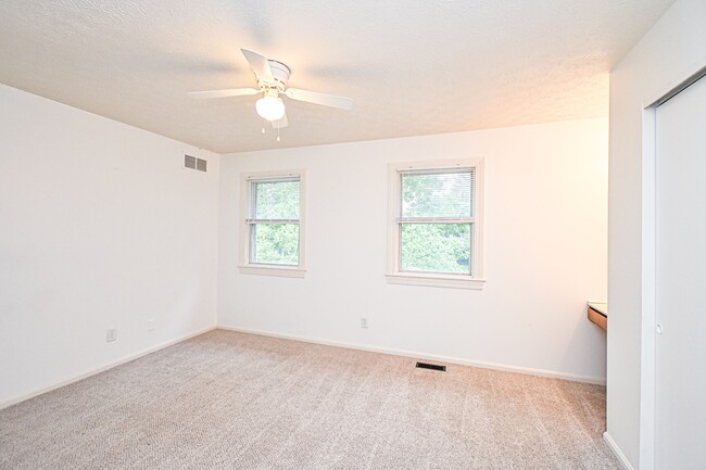 Building Photo - 231 Springfield Pike