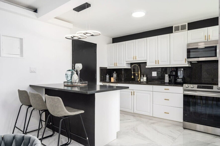 Building Photo - 215 Piedmont Ave NE