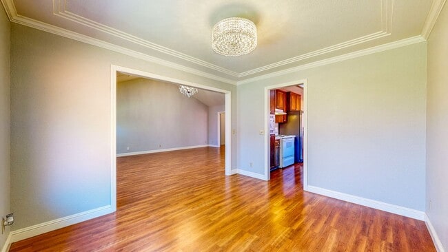 Building Photo - Well Maintain West Side Single Story 3 bedroom 2 bathroom home with 2 car garage