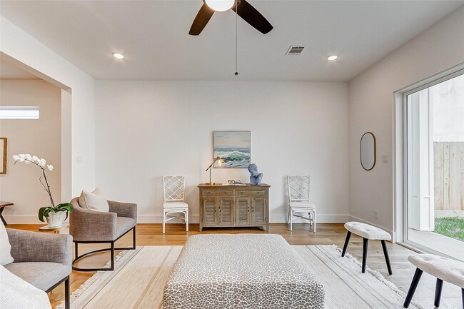 Building Photo - 7818 Janak Dr