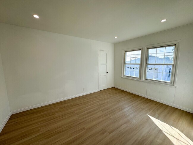 Building Photo - 10419 S Gramercy Pl
