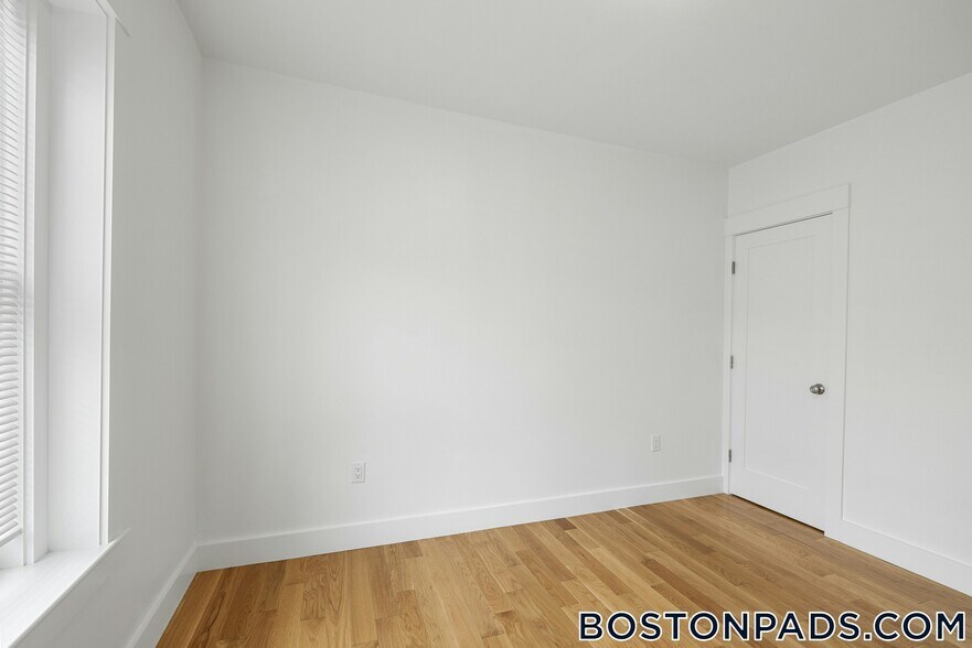 Building Photo - 406 Columbia St