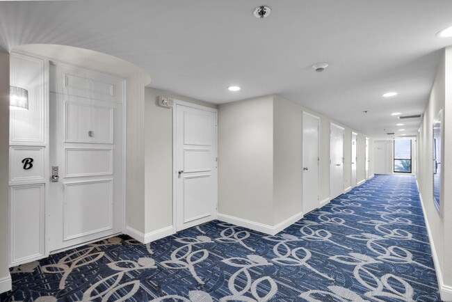 Building Photo - 5380 N Ocean Dr