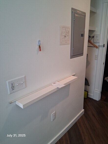 Entry way - 818 12th St