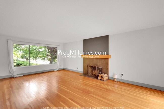 Building Photo - Sleek + Stylish Four Bedroom Escape in Palisades! DEPOSIT SPECIAL