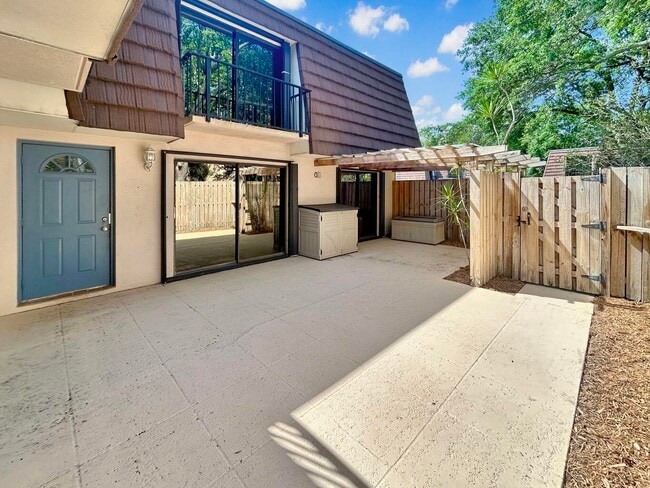 Building Photo - 405 4th Ln