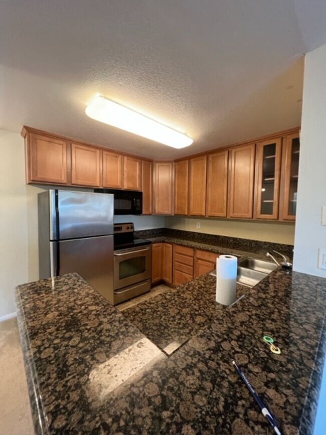 Building Photo - Nice 1 Bedroom and 1 Bathroom Condo $1,450.00