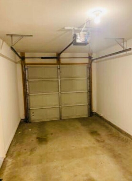 Building Photo - 1114 St Andrews Ln