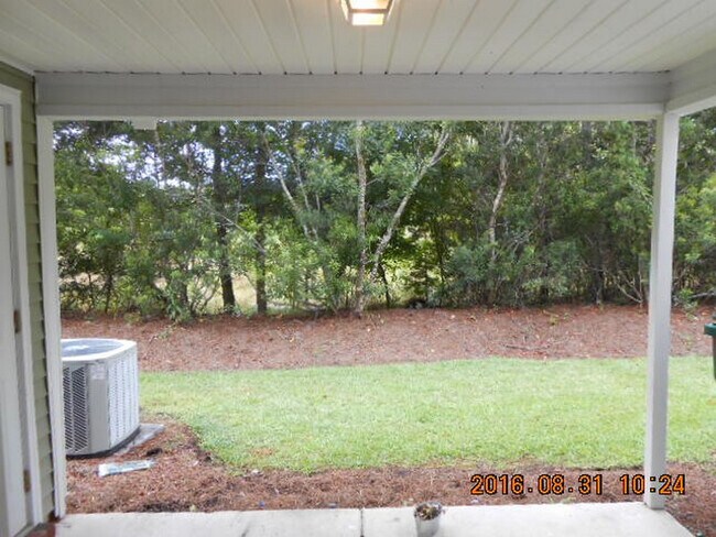 Building Photo - Renovated Three Bedroom Townhome in Townes of Buckwalter