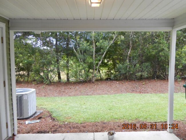 Building Photo - Three Bedroom Townhome in Townes of Buckwalter