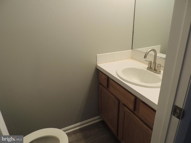 Building Photo - 404 Pinebrooke Cir