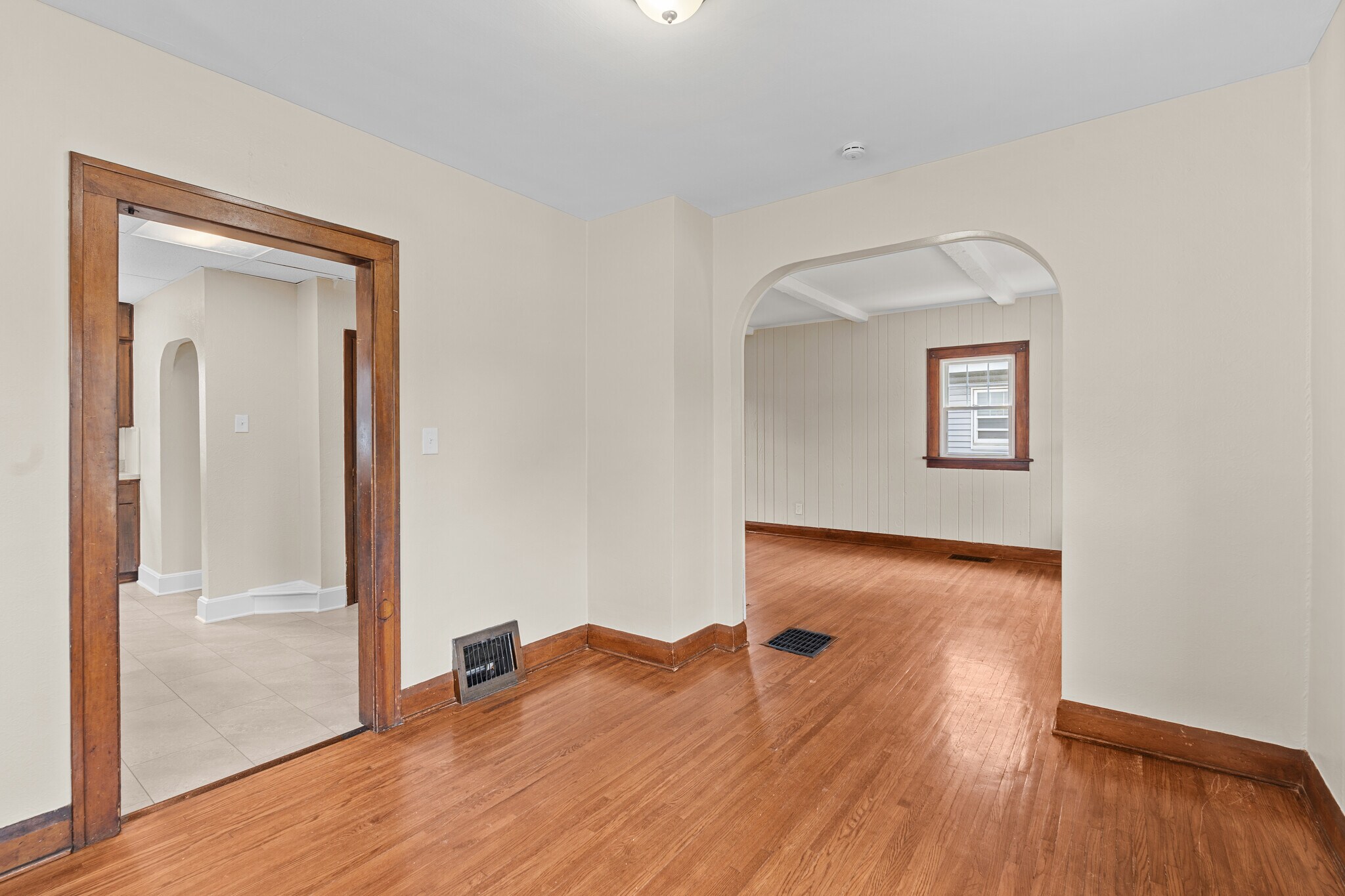 Building Photo - 180 Eldred Ave