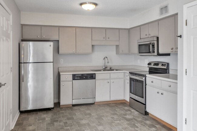 Building Photo - 8016 Thelen St